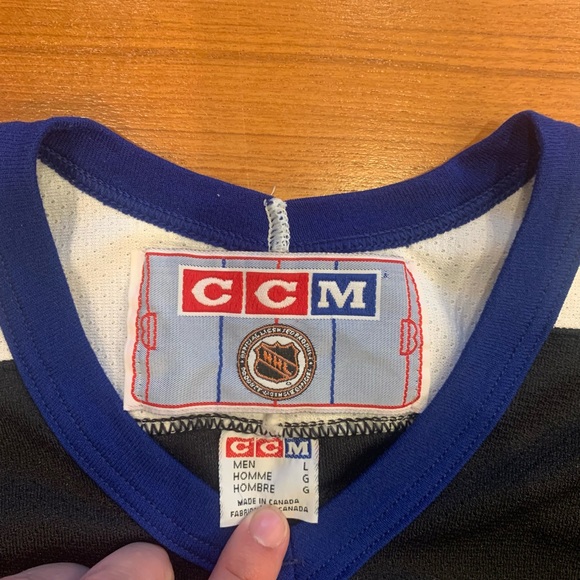 Tampa Bay Lighting Jersey - Picture 4 of 7